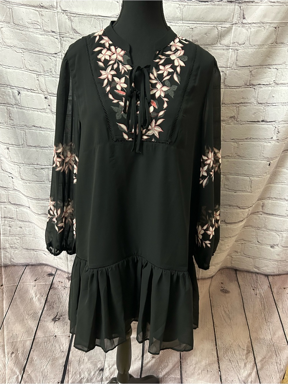 Black Floral Embroidered Long-Sleeve Dress